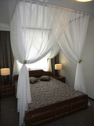 Гостиница НикОль Пермь Номер люкс премиум (с завтраком)-2